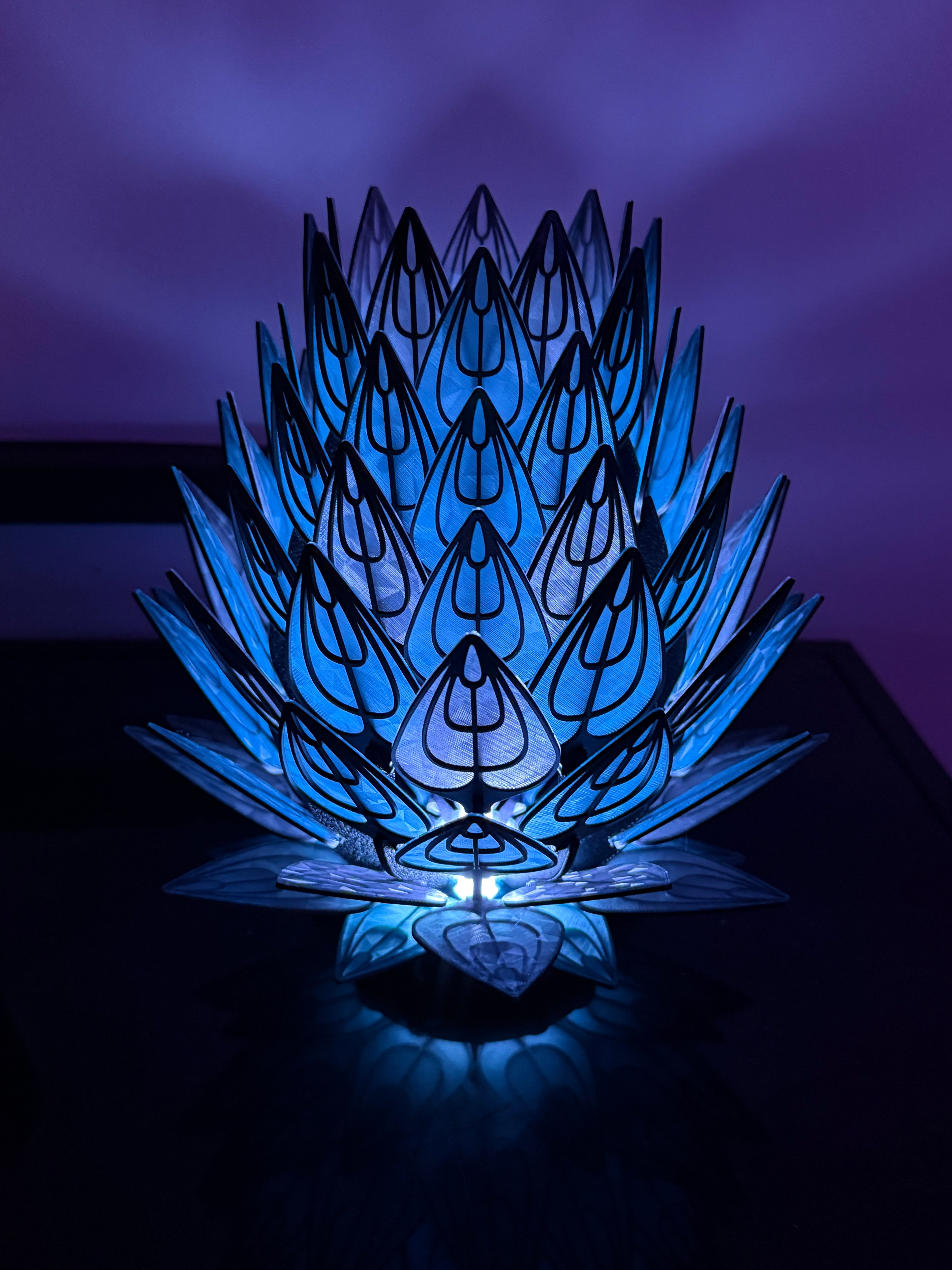 LOTUS LAMP (BLUE/CLEAR)