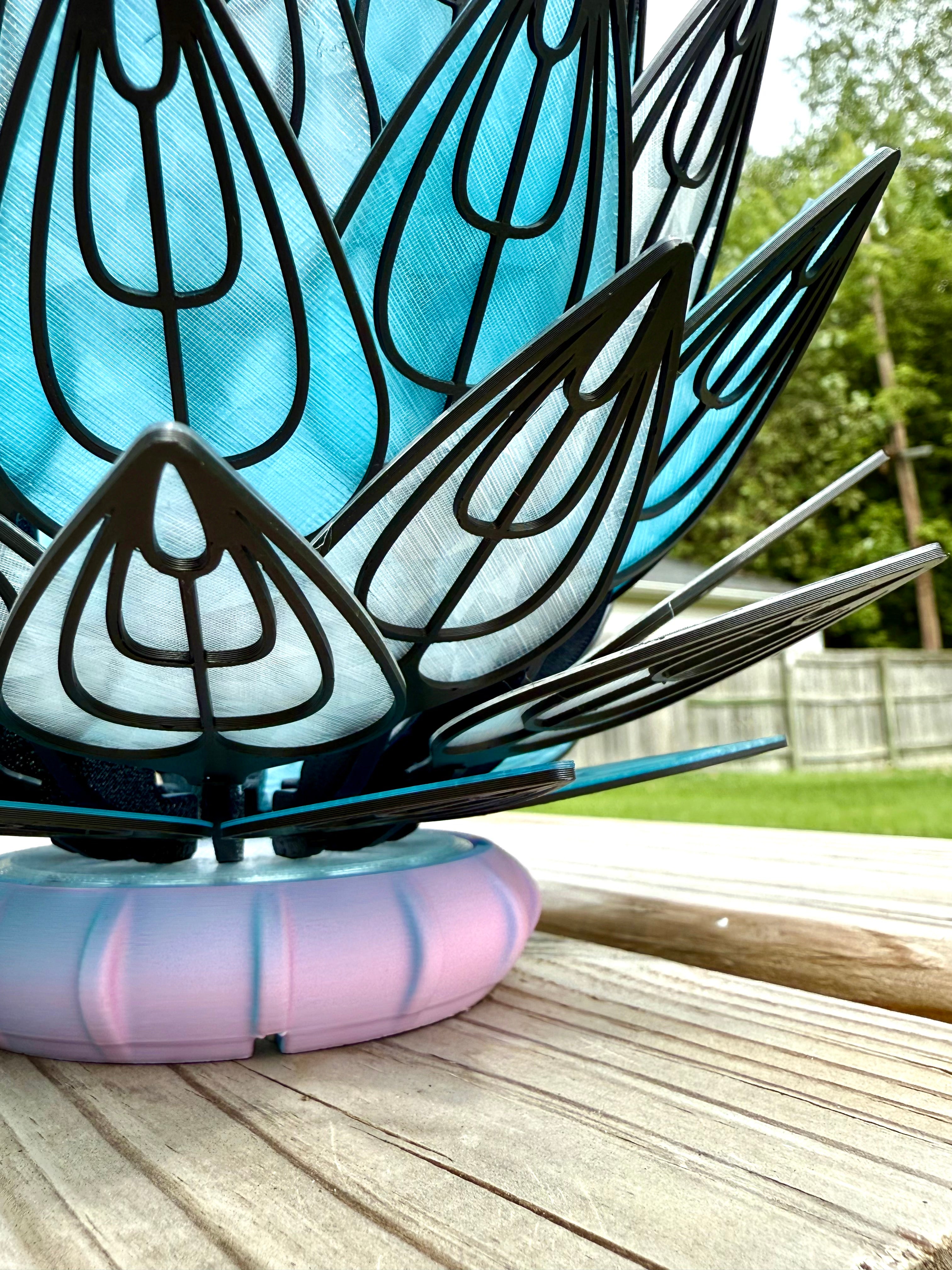 LOTUS LAMP (BLUE/CLEAR)
