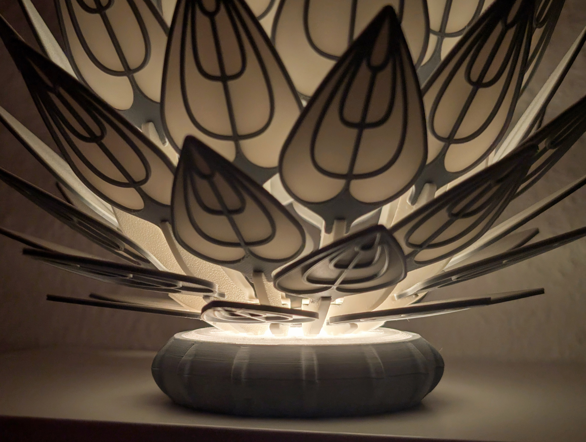 Lotus Lamp (White)